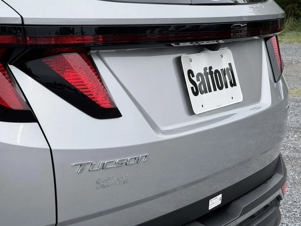 Used 2024 Silver Hyundai SE image 10
