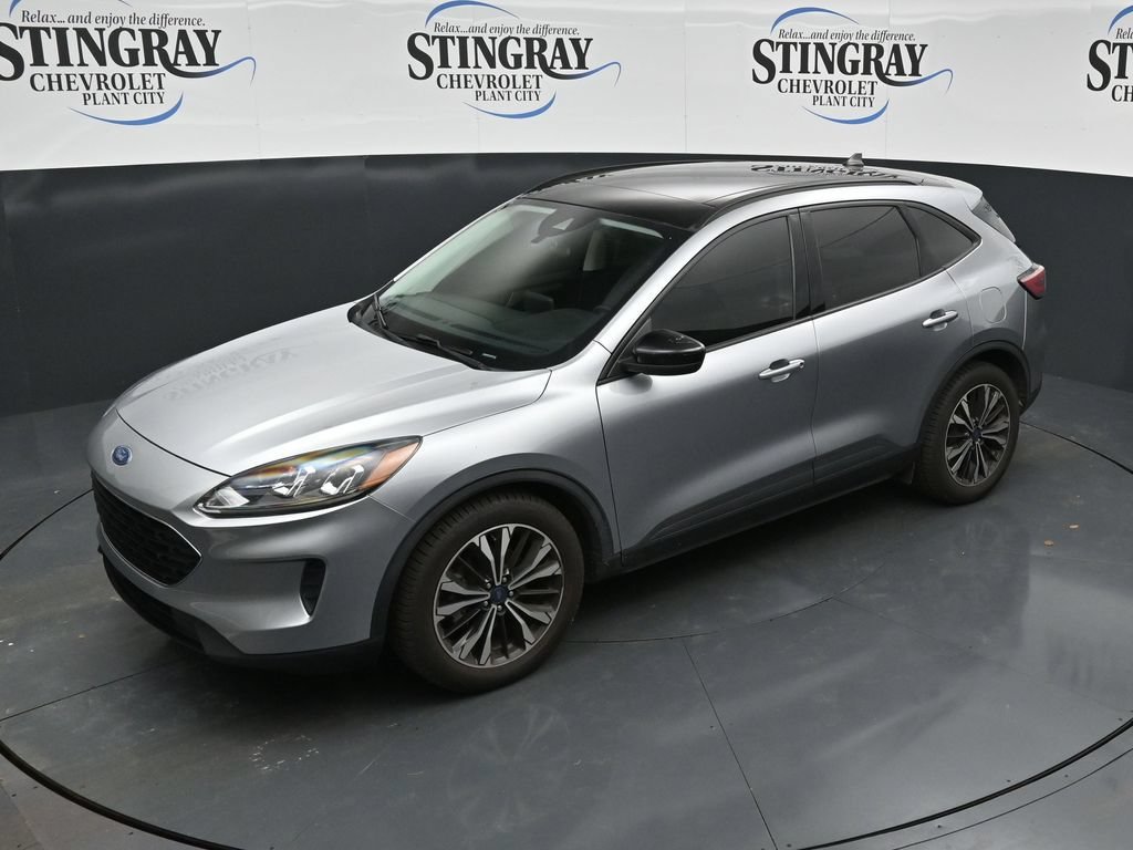 Used 2022 Silver Ford SE image 29