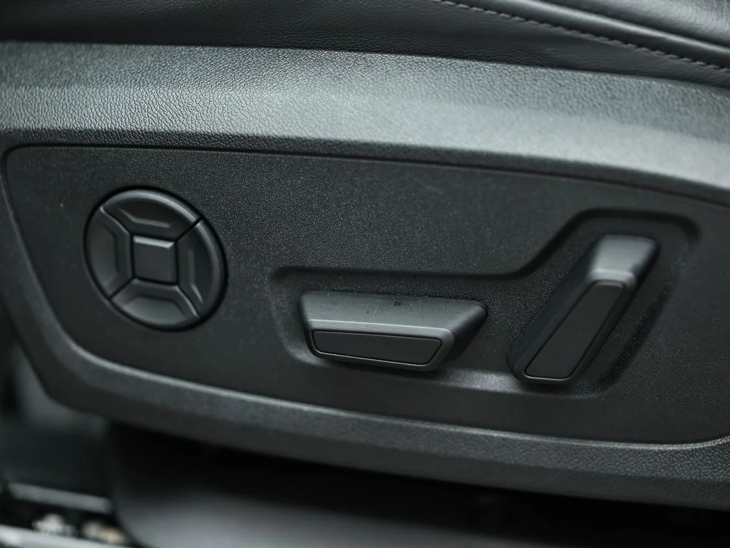 Used 2024 Gray Audi Premium Plus image 23