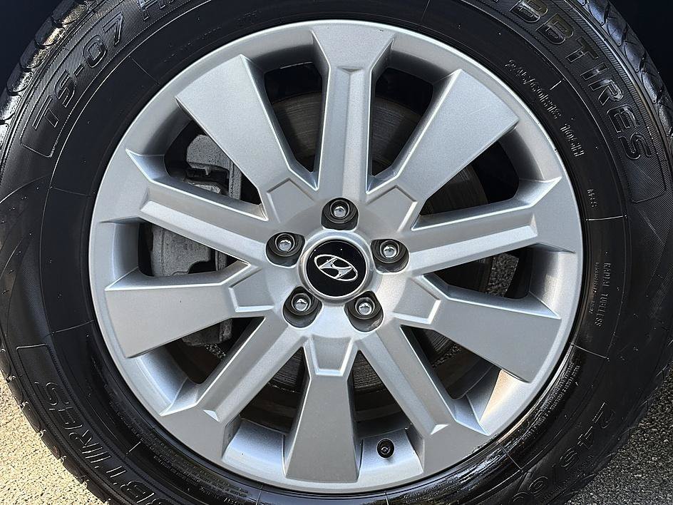Used 2025 Abyss Black Pearl Hyundai SEL image 7
