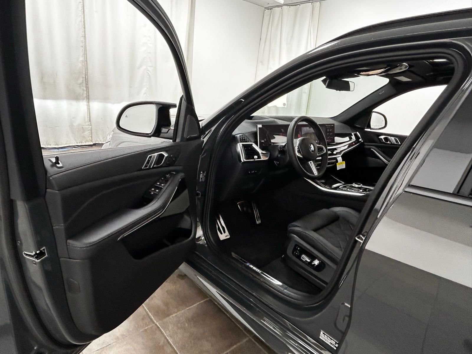 New 2026 Dravit Grey Metallic BMW M60i image 24