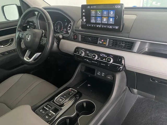 2025 Honda Pilot EX-L - Photo 11