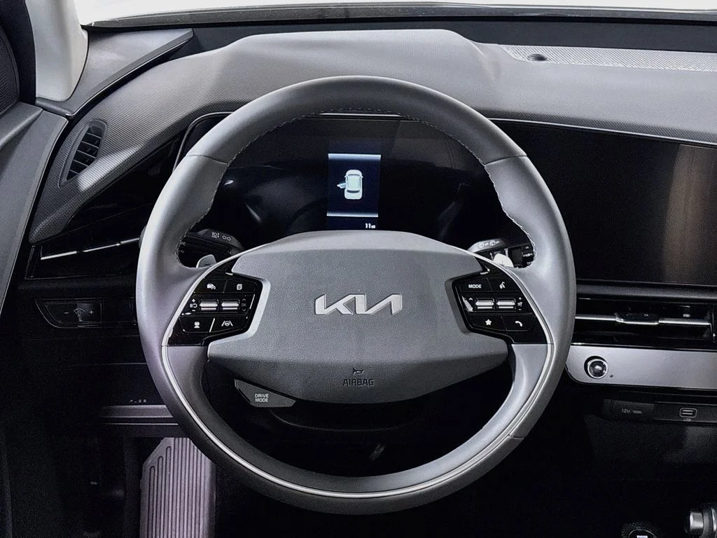 New 2026 Snow White Pearl Kia EX image 13