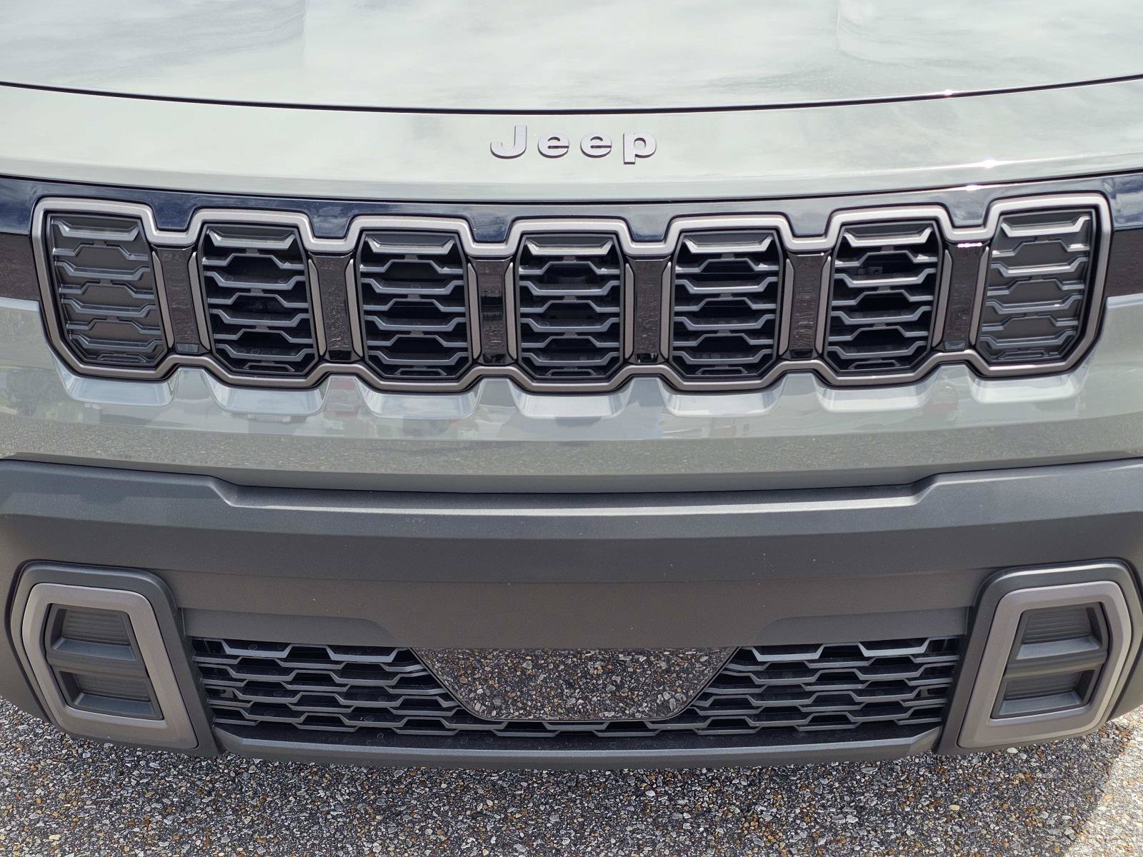 New 2026 Sting-Gray Clearcoat Jeep Laredo image 3