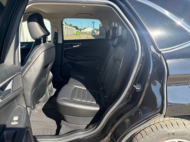 Used 2023 Black Ford SEL image 4