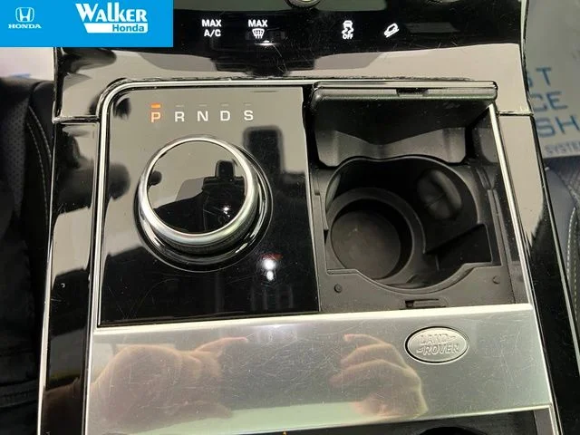 Used 2019 Black Land Rover SE R-Dynamic image 31