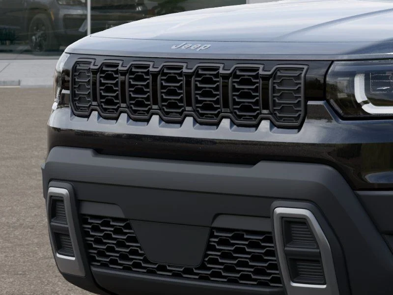 New 2026 Diamond Black Crystal Pearl-Coat Exterior Paint Jeep Laredo image 11