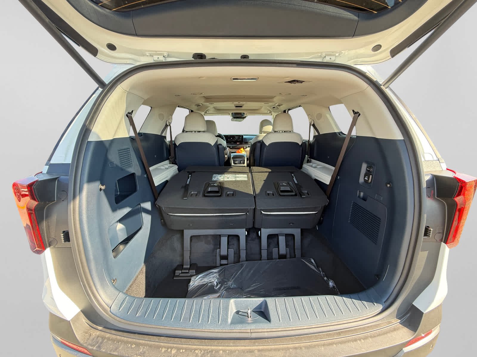 New 2027 Snow White Pearl Kia SX image 23