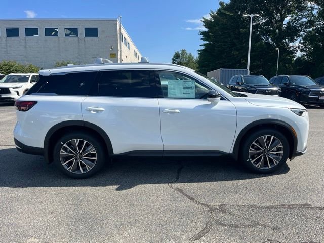 New 2027 White INFINITI Luxe AWD image 2