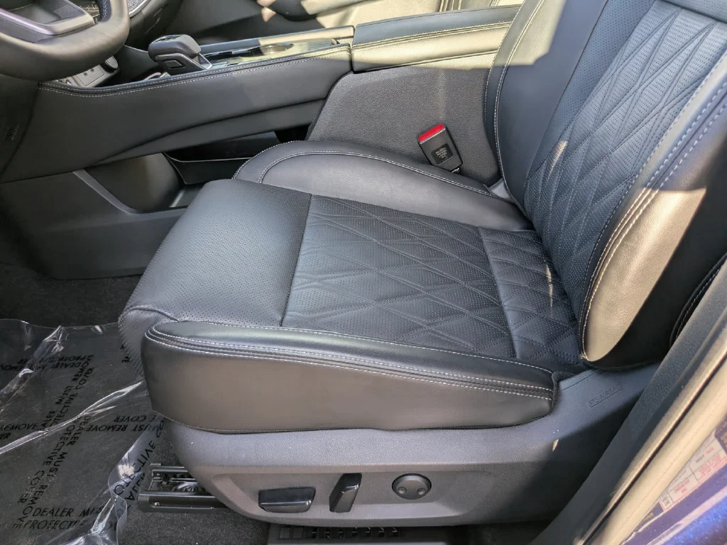 Used 2025 Blue Nissan Platinum image 20