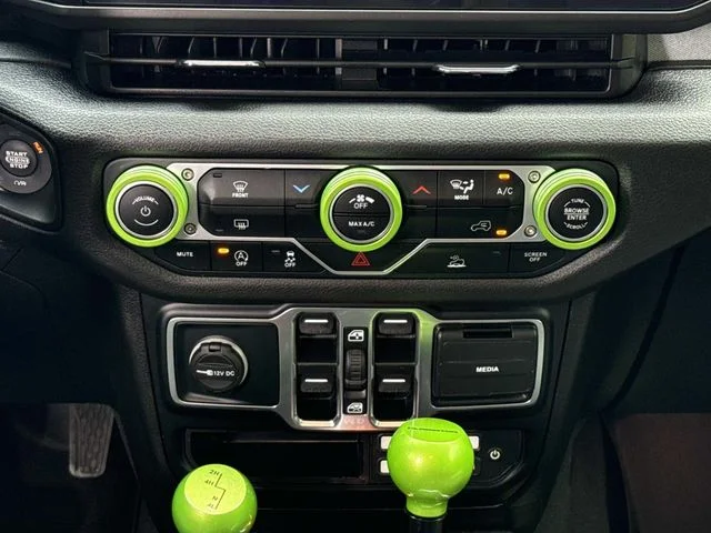 Used 2025  Jeep Nighthawk image 19