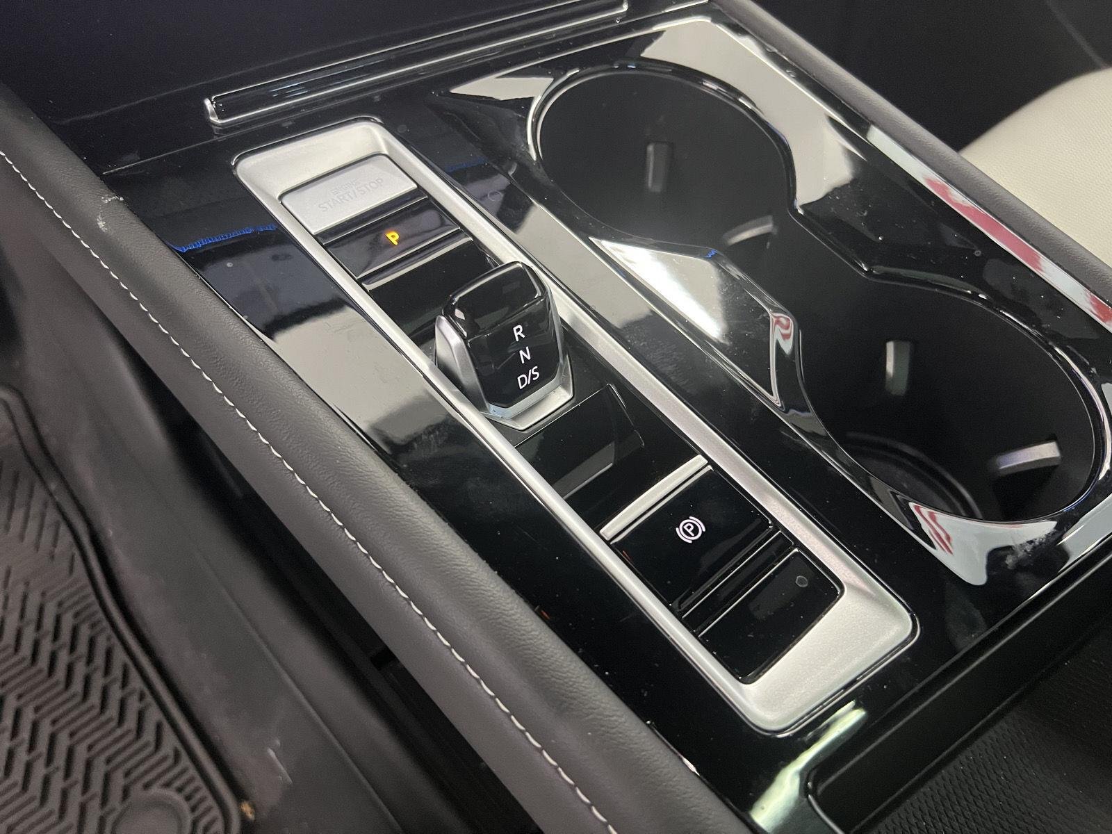 2025 Volkswagen Atlas Cross Sport SEL Premium R-LINE - Photo 17