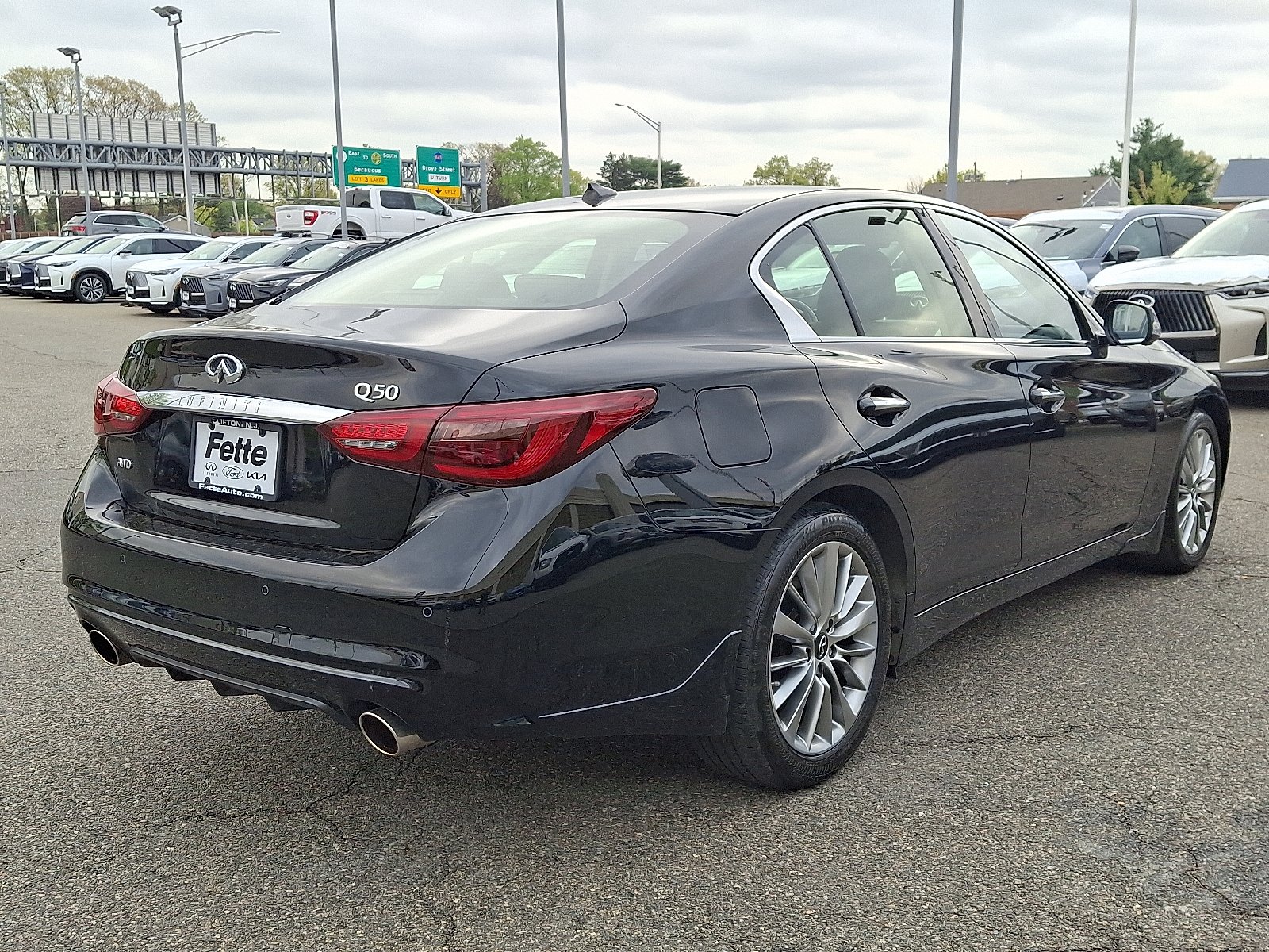 Certified Used 2023 Black Obsidian - KH3 INFINITI LUXE AWD image 4