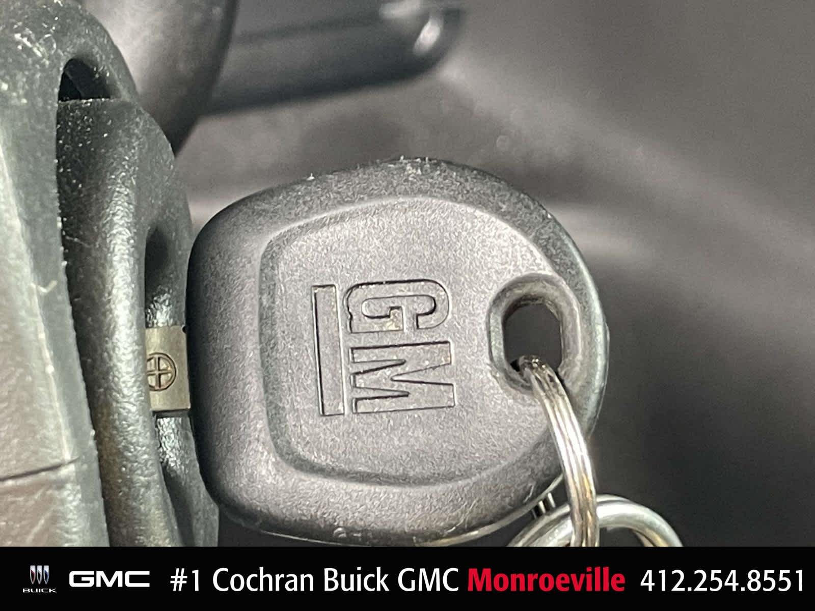 Used 2025 Summit White Chevrolet WT image 4