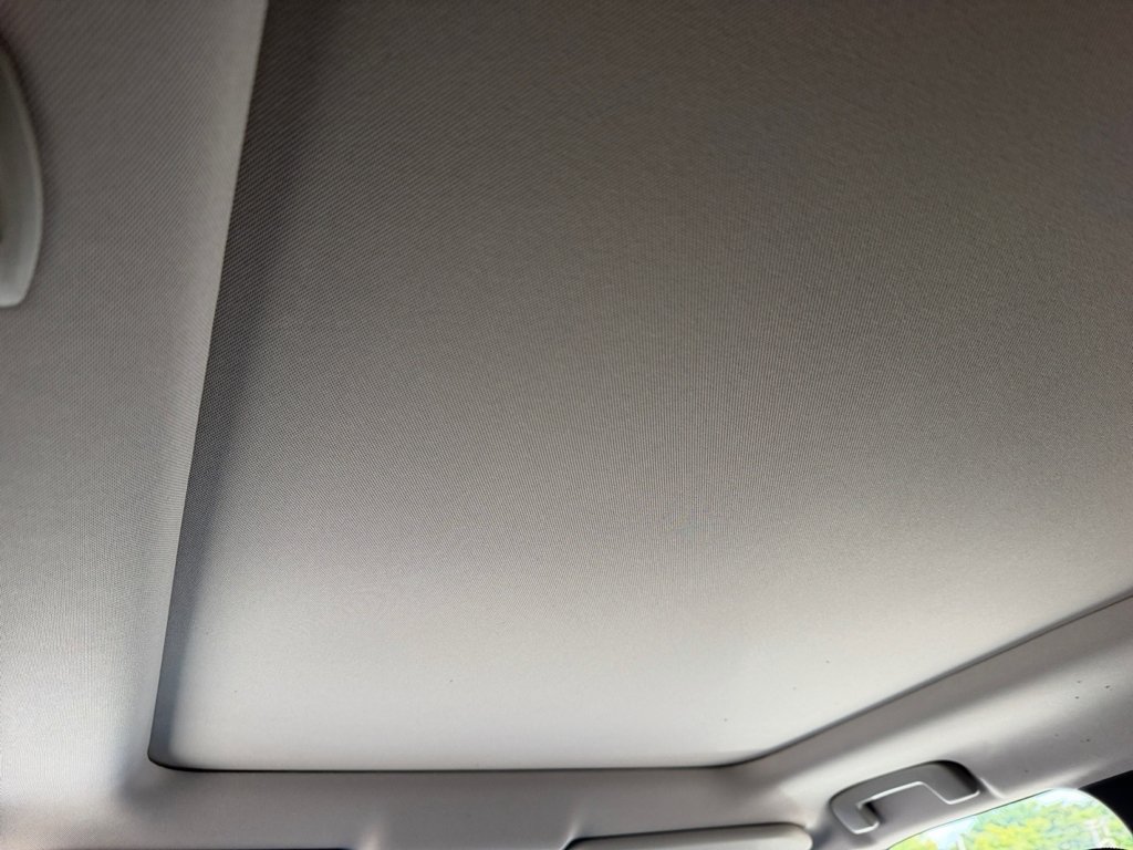 Used 2024 Alloy Silver Metallic Mitsubishi SE image 17