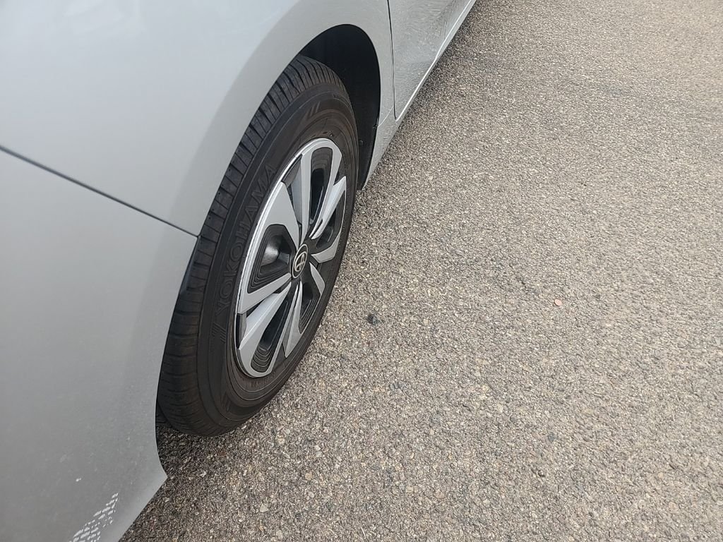 Used 2018 Silver Toyota Plus image 15