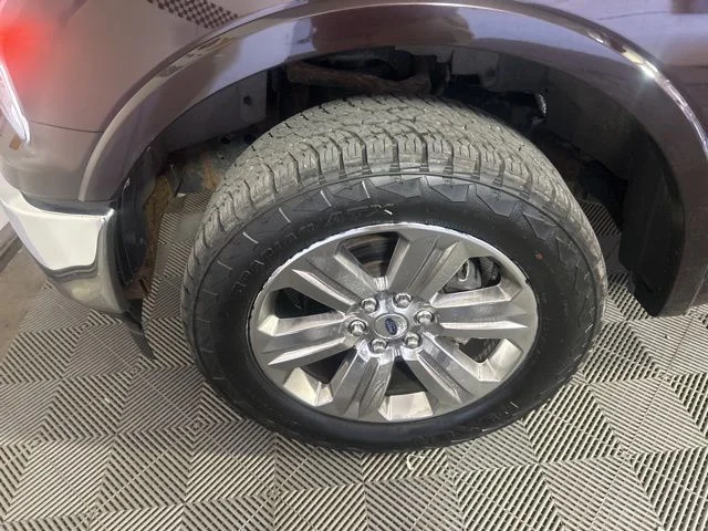 Used 2018 Red Ford Lariat image 41