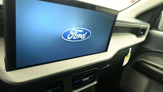 New 2026 Velocity Blue Ford XLT image 16