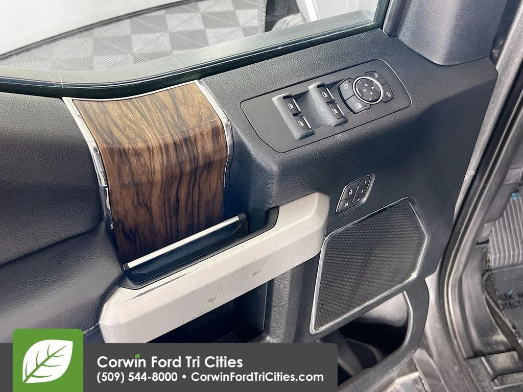 Used 2020 Magnetic Metallic Ford Lariat image 12