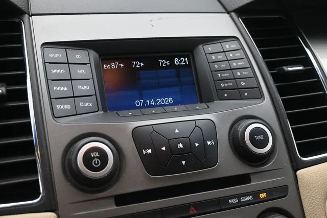 Used 2013 Ingot Silver Ford SEL image 17