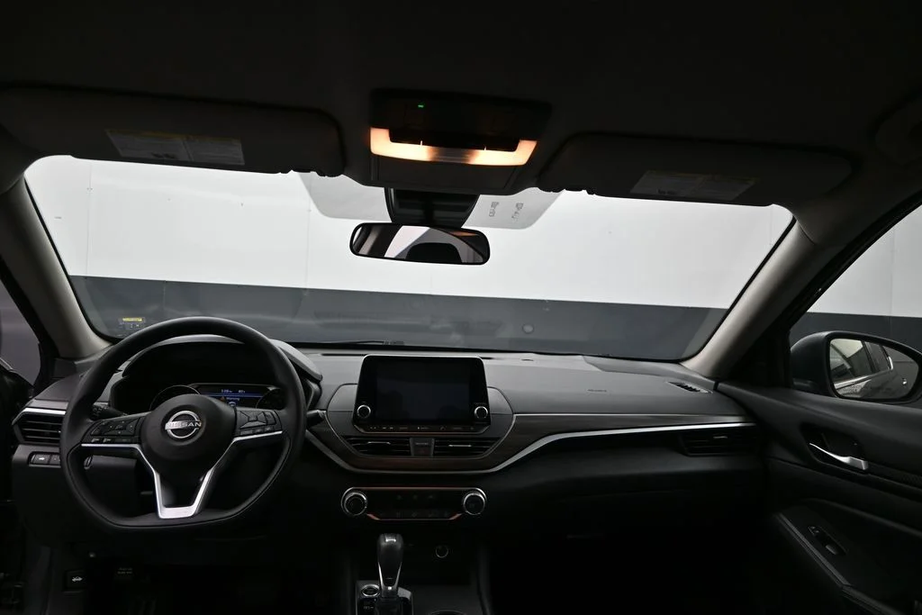 Used 2025 Gray Nissan 2.5 SV image 19