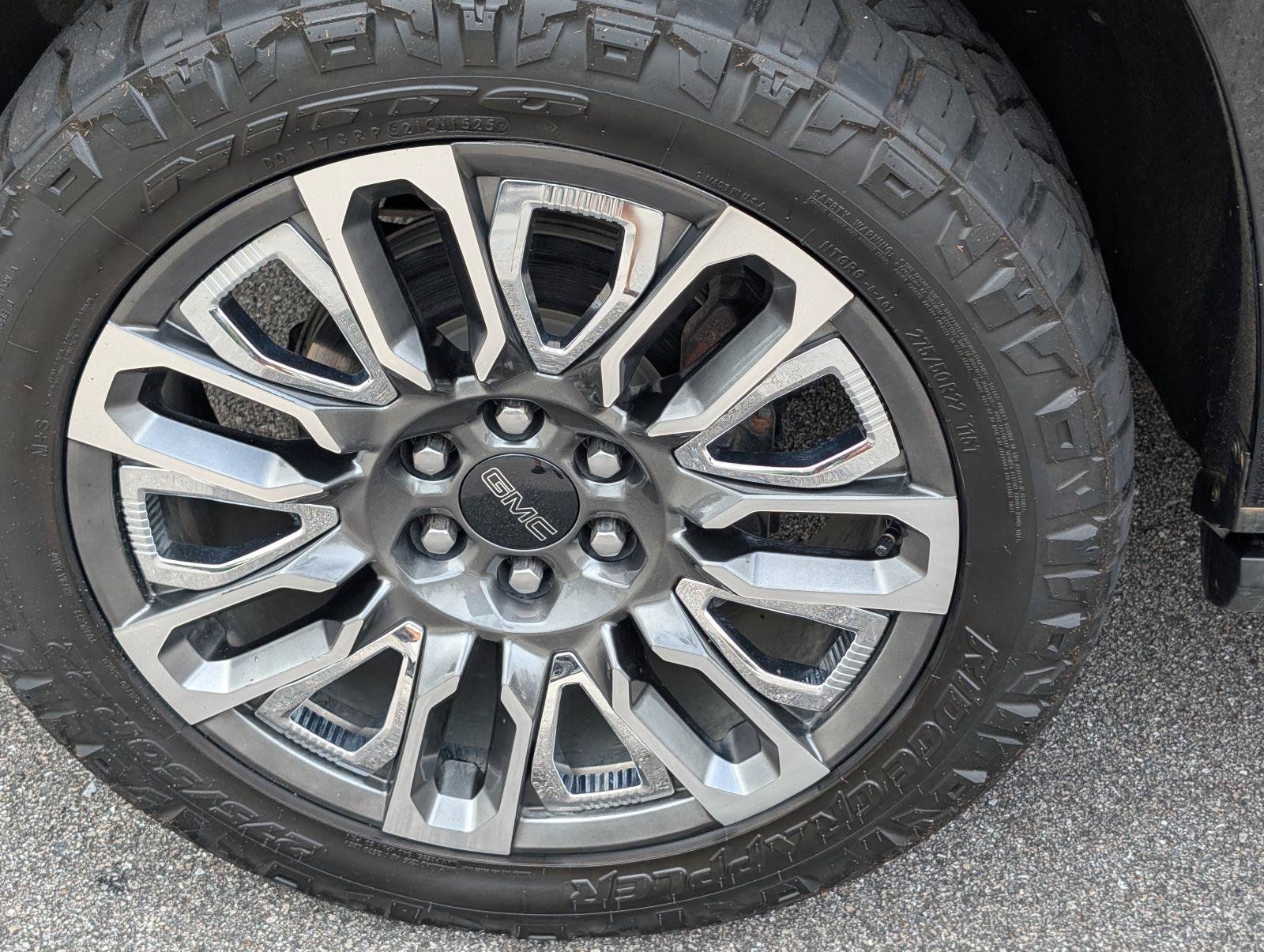 2023 GMC Yukon XL Denali Ultimate - Photo 13