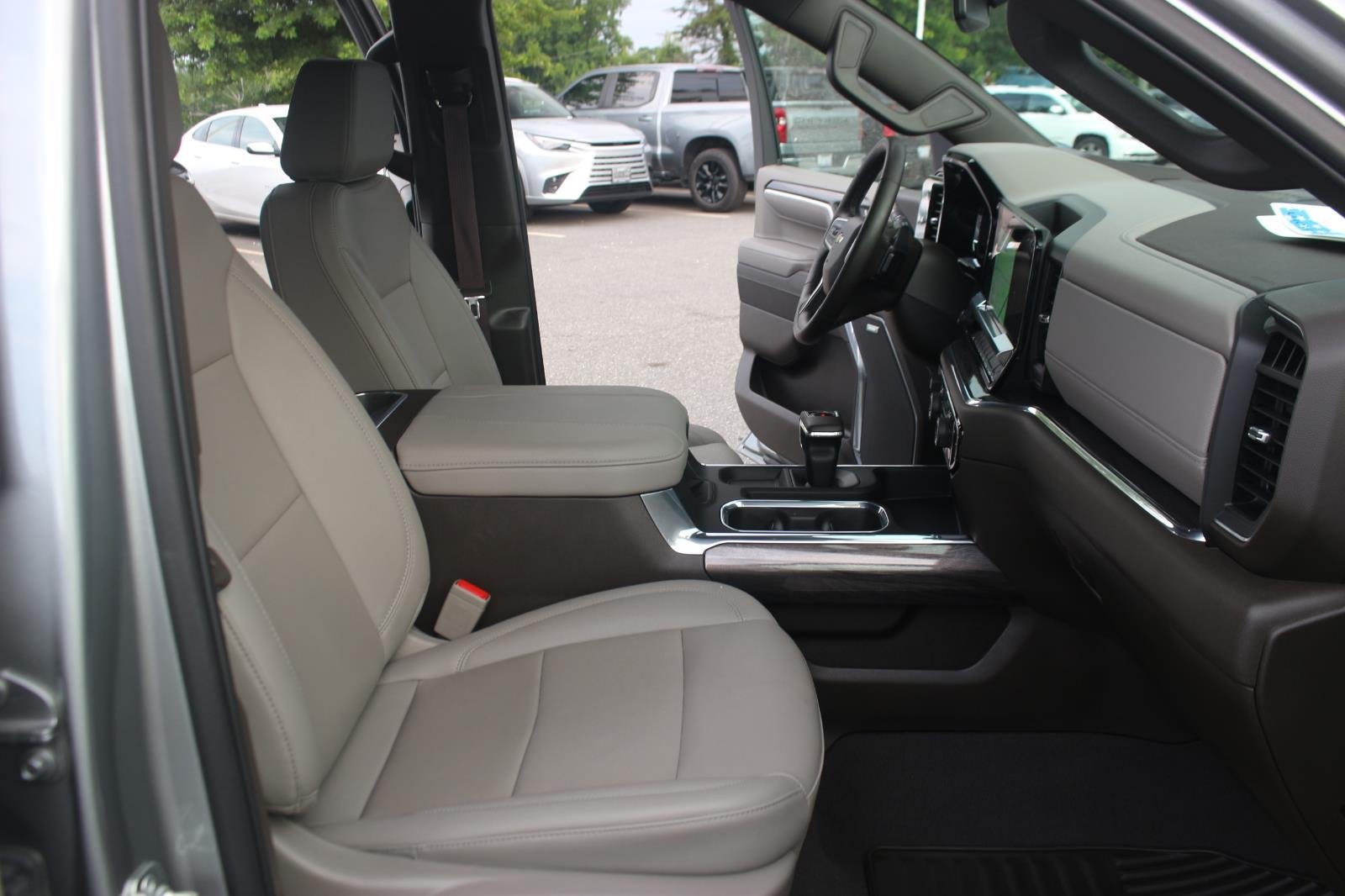 Used 2025 Sterling Gray Metallic Chevrolet LTZ image 34