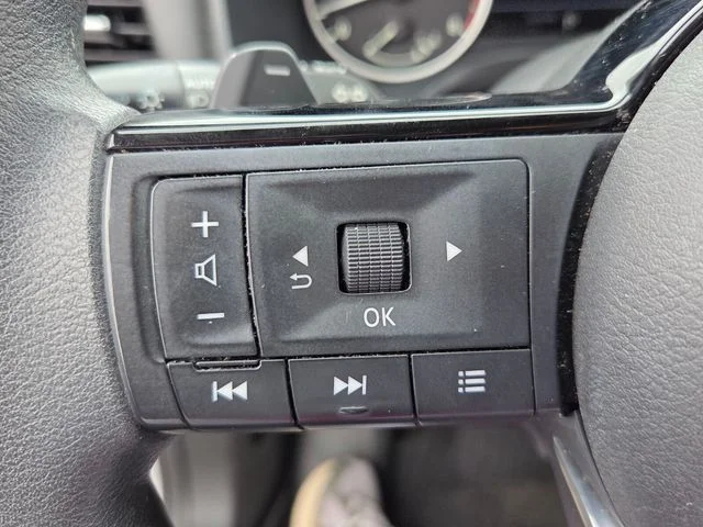 Used 2021 Silver Nissan SV image 23