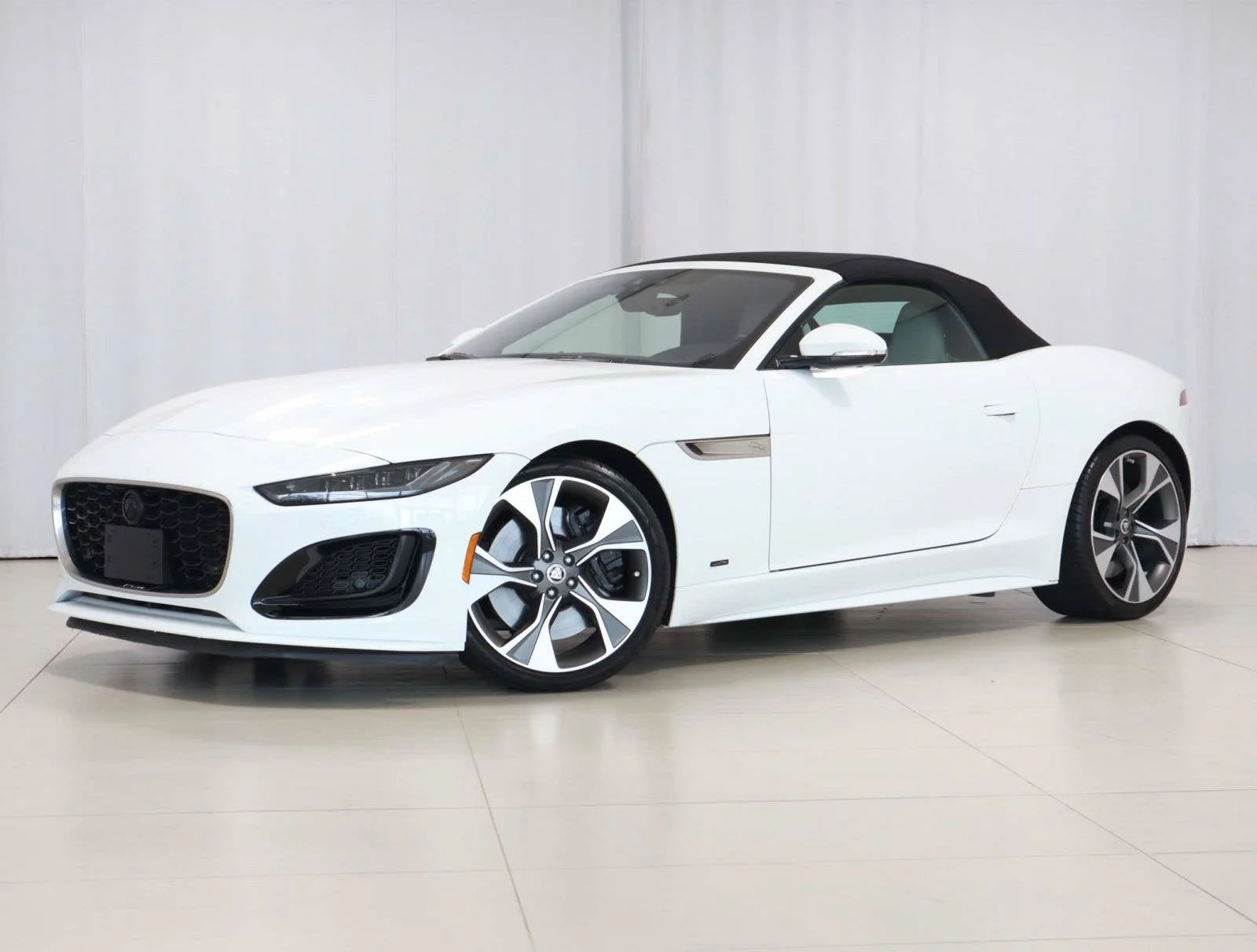Used 2024 White Jaguar 75 image 41