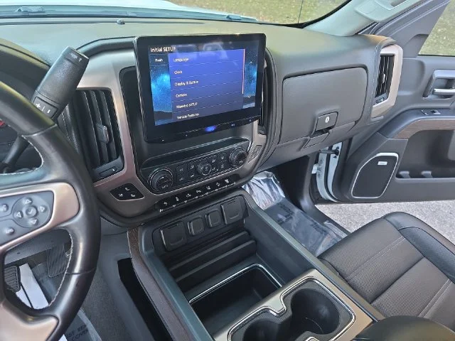 Used 2019 White GMC Denali image 21