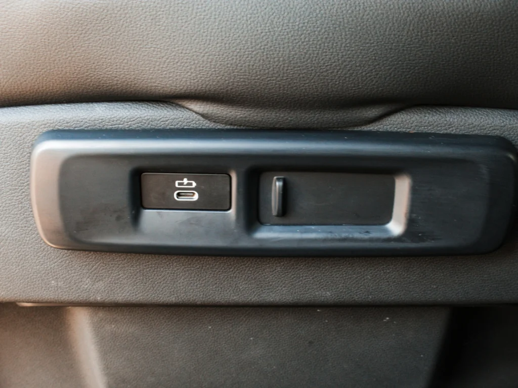 Used 2019 Alpine White BMW xDrive40i image 25