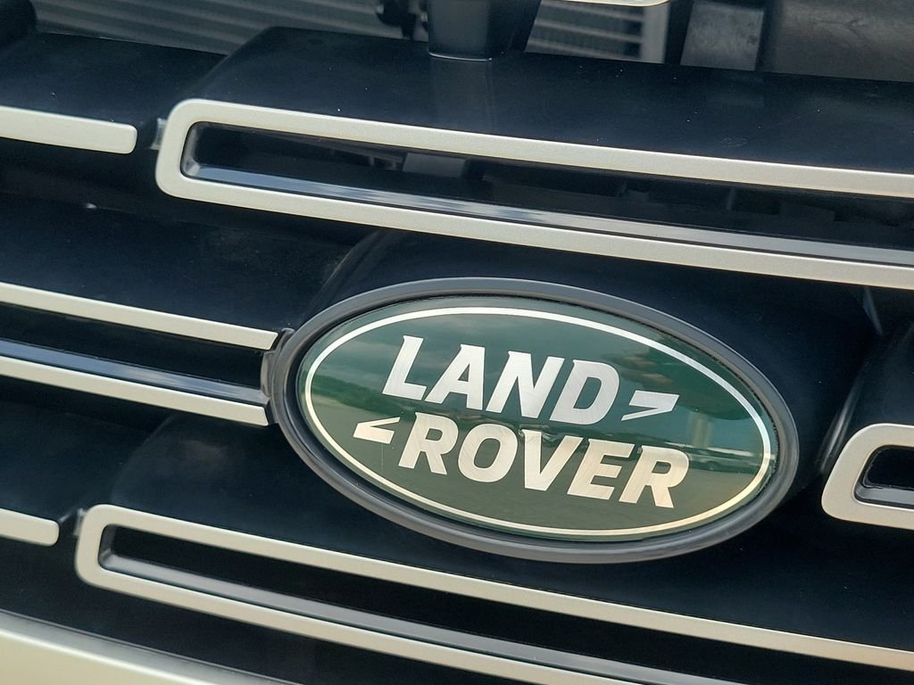 New 2026 Carpathian Grey Land Rover SE image 10