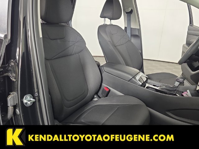 Used 2025 Black Hyundai SE image 29