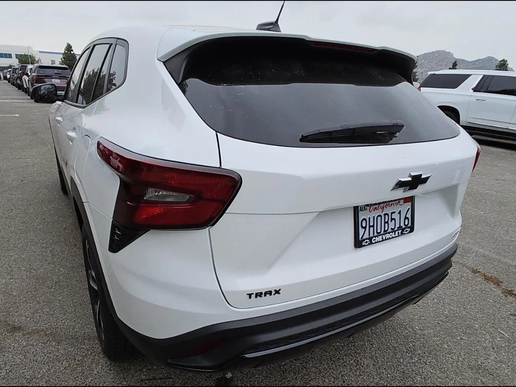 Used 2024 Chevrolet Trax RS with VIN KL77LGE21RC018587 for sale in Kansas City