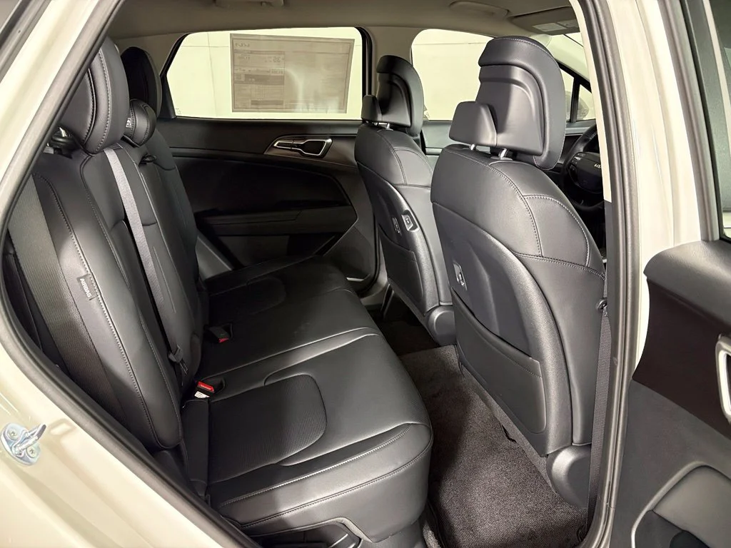 New 2027 Snow White Pearl Kia EX image 20