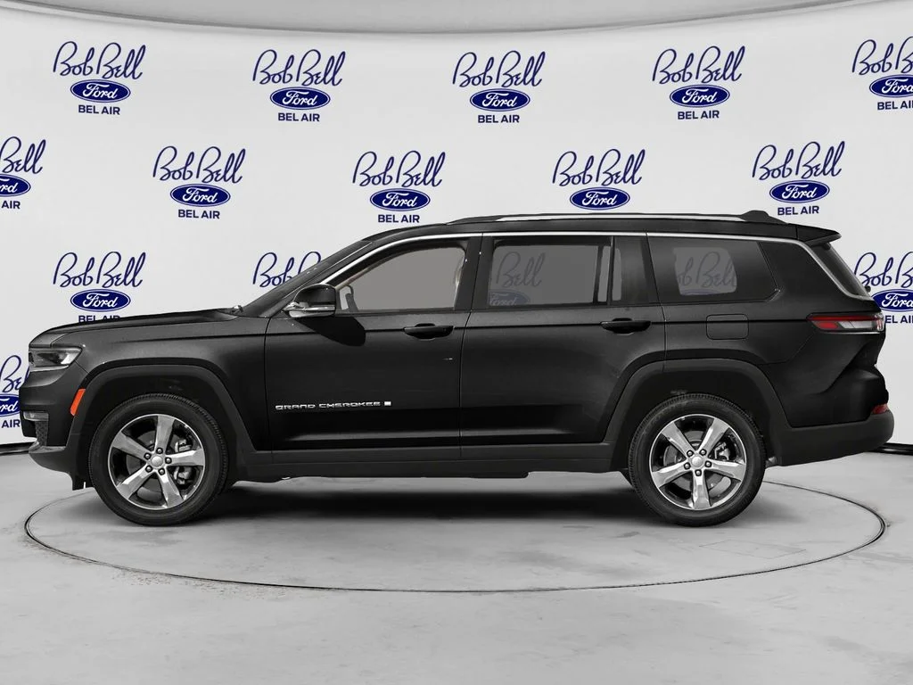 Used 2022 Black Jeep Altitude image 3