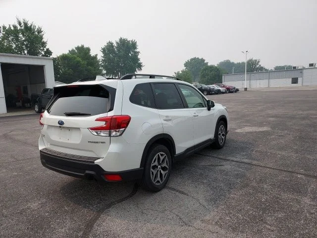 Used 2021 White Subaru Premium image 4