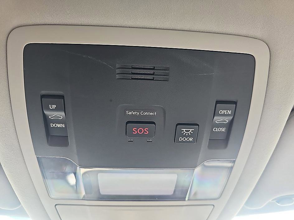 Used 2017 Silver Lining Metallic Lexus RX 350 Premium image 29