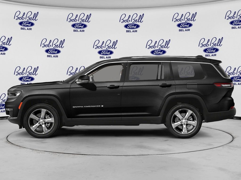 Used 2022 Diamond Black Jeep Altitude image 3