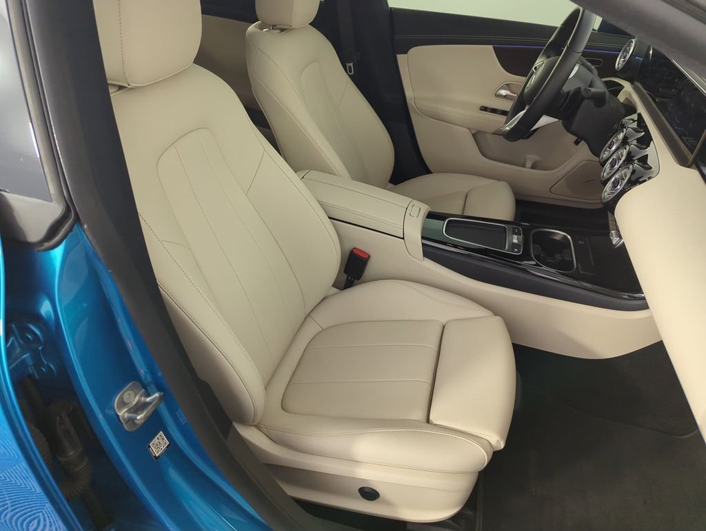 Used 2025  Mercedes-Benz CLA 250 image 37