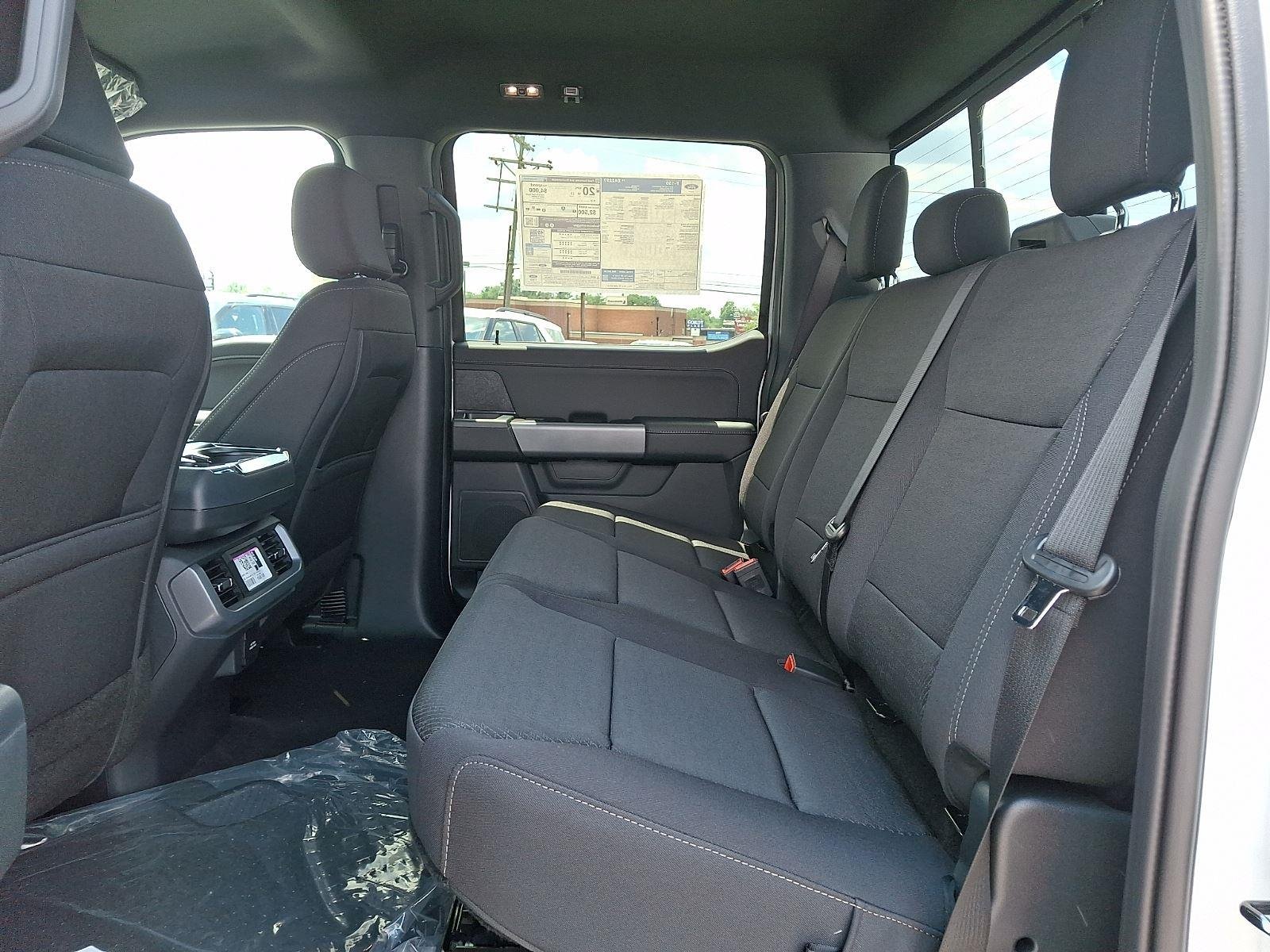 New 2026 Oxford White Ford XLT image 8