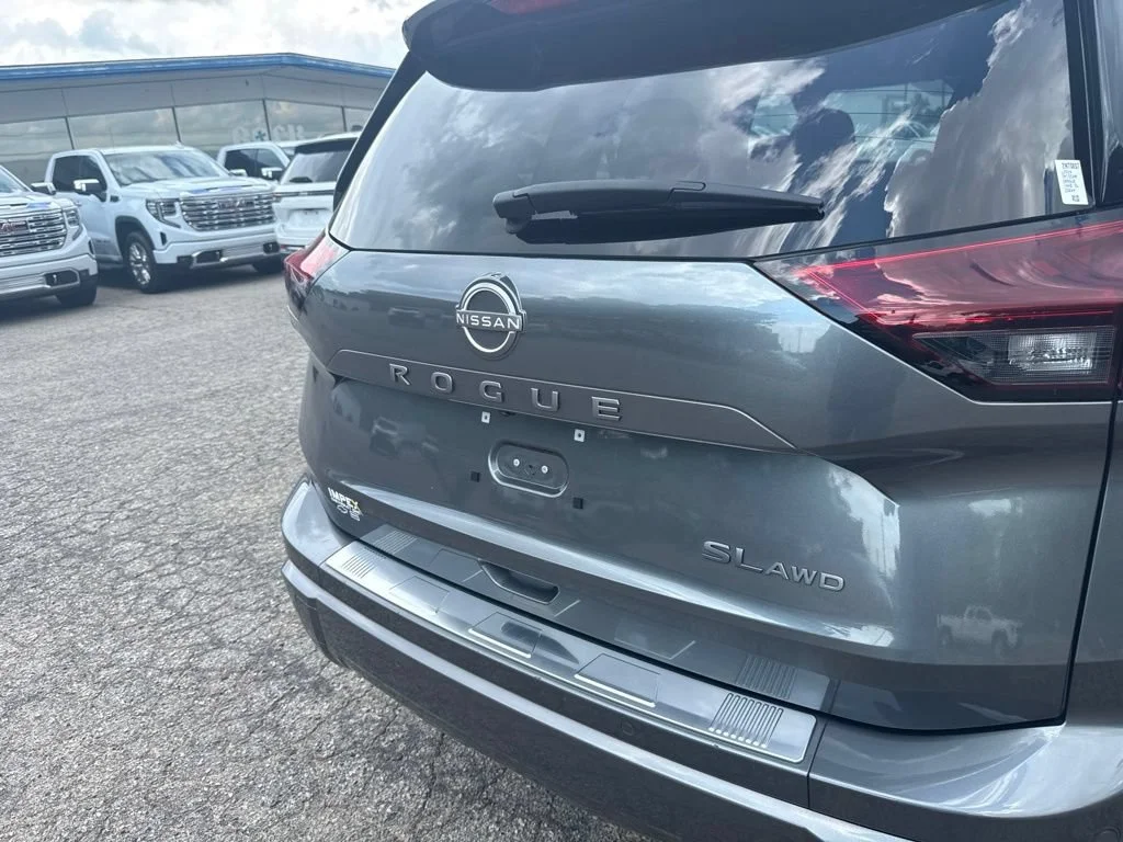 Used 2024 Gray Nissan SL image 34
