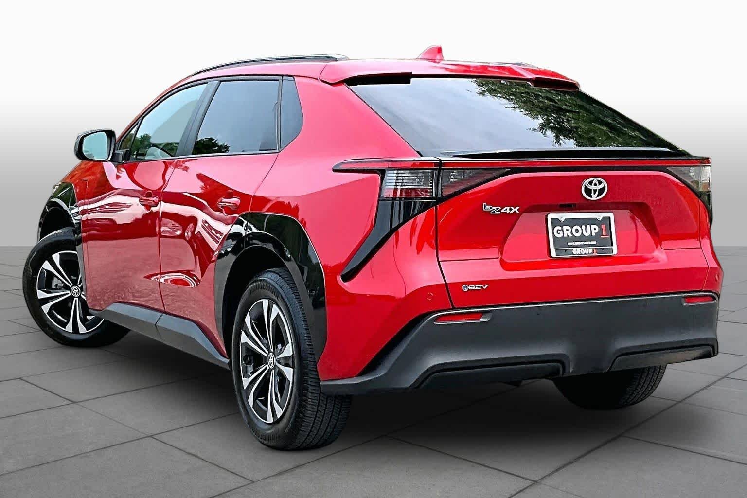 Used 2025 Supersonic Red Toyota XLE image 11
