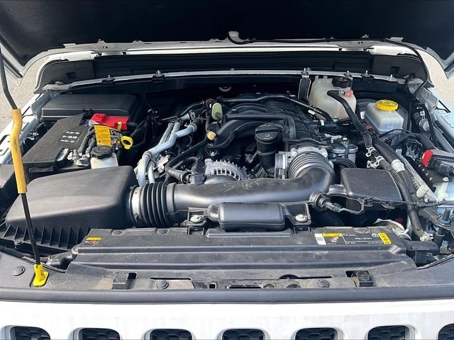 Used 2022 White Jeep Unlimited Sahara image 10
