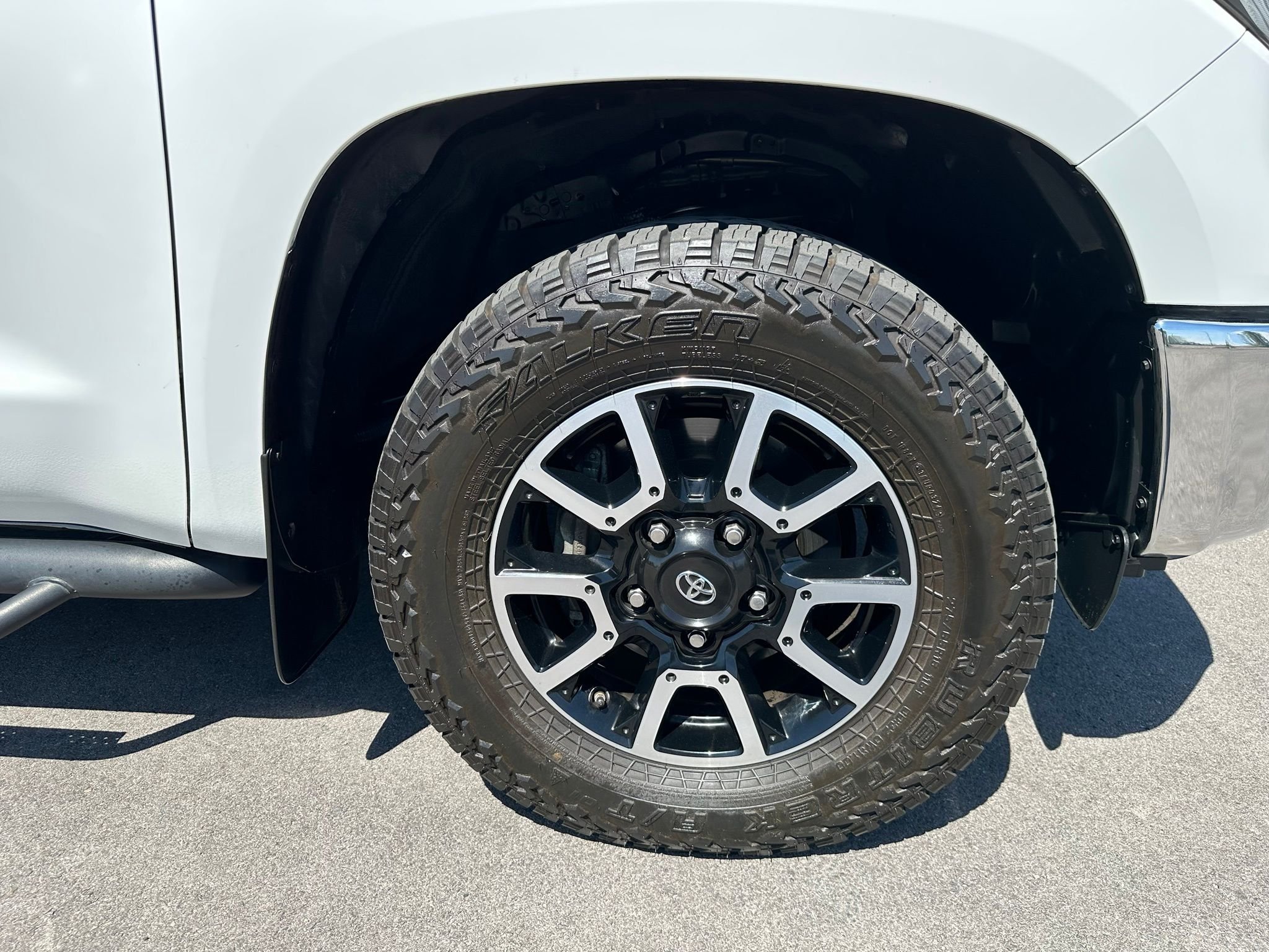 Used 2020 Super White Toyota Limited image 9
