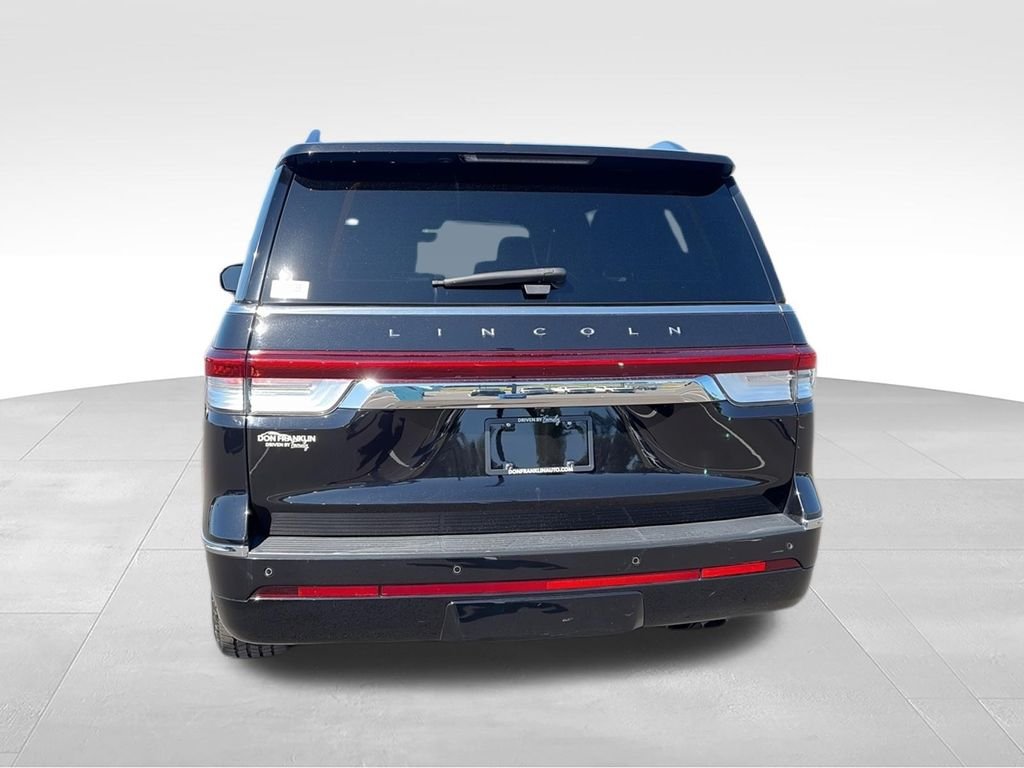 Used 2024 Black Lincoln Reserve image 7