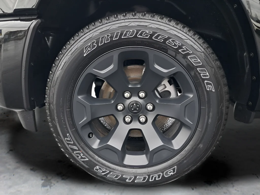 New 2026 Diamond Black Crystal Pearl-Coat Exterior Paint RAM Big Horn/Lone Star image 28