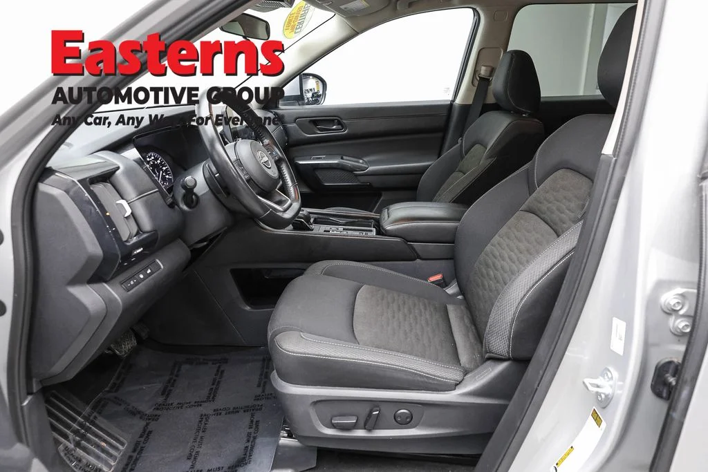Used 2025 Silver Nissan SV image 14