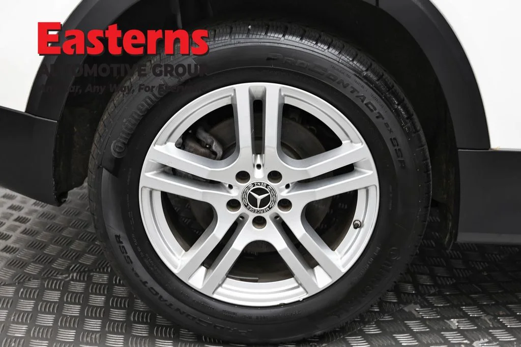 Used 2021 White Mercedes-Benz GLB 250 image 33
