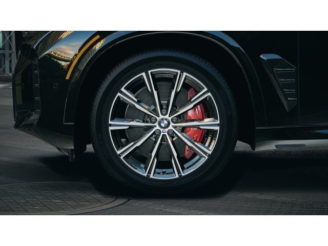New 2026 Black Sapphire Metallic BMW xDrive40i image 7